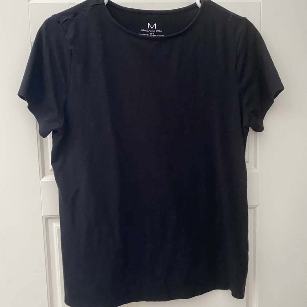 basic black tee